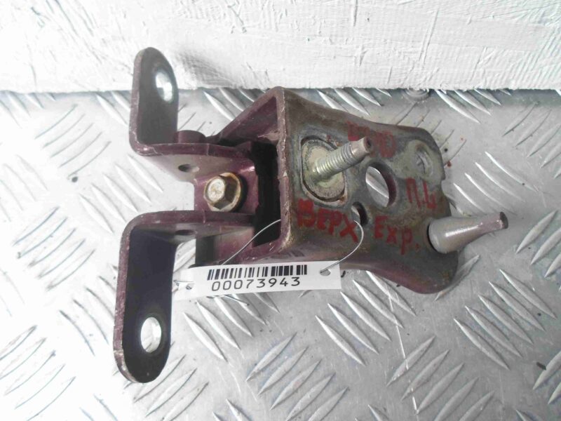 Изображение товара 73943 - 00073943 petlya dveri perednyaya BMW 4 Series