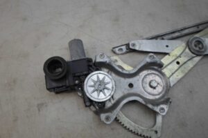 Изображение товара 74946 - 00074946 steklopodemnik perednij pravyj Chevrolet Cruze 1