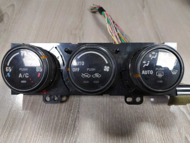 Изображение товара 75231 - 00075231 pereklyuchatel otopitelya Porsche Macan