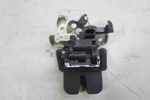 Изображение товара 75233 - 00075233 zamok bagazhnika 2