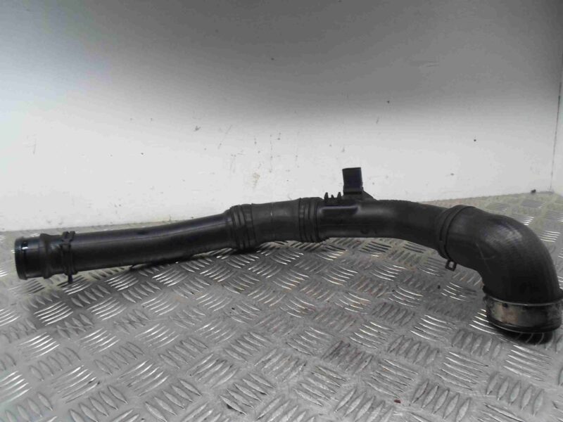 Изображение товара 75268 - 00075268 patrubok interkulera Toyota Previa