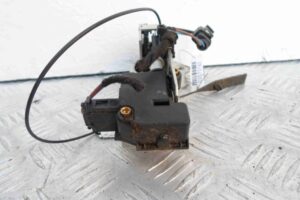 Изображение товара 75762 - 00075762 zamok bagazhnika Toyota Corolla Matrix 2