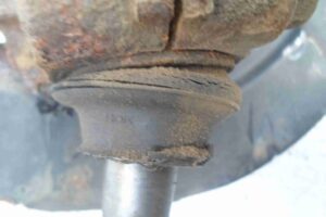 Изображение товара 76235 - 00076235 kulak povorotnyj levyj Peugeot 306 2