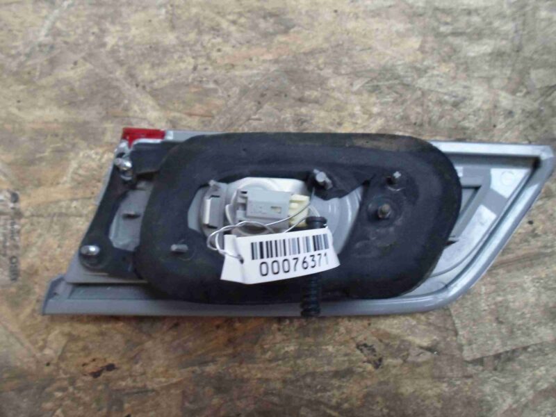 Изображение товара 76371 - 00076371 fonar kryshki levyj Subaru Legacy