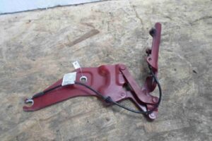 Изображение товара 76637 - 00076637 petlya kapota pravaya Peugeot 306 1