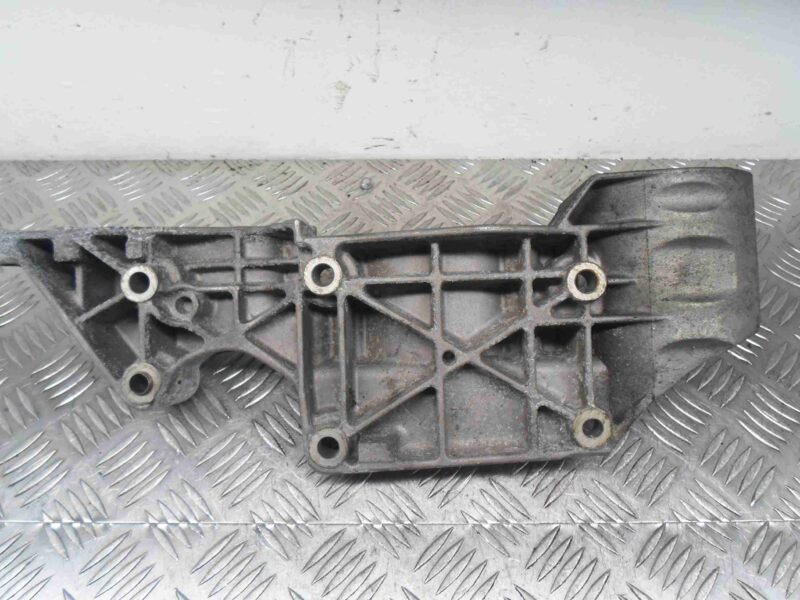 Изображение товара 77132 - 00077132 kronshtejn generatora Toyota Previa