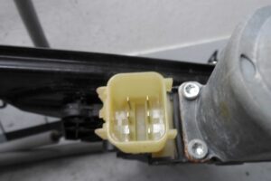 Изображение товара 78185 - 00078185 steklopodemnik perednij pravyj Chevrolet Aveo 2