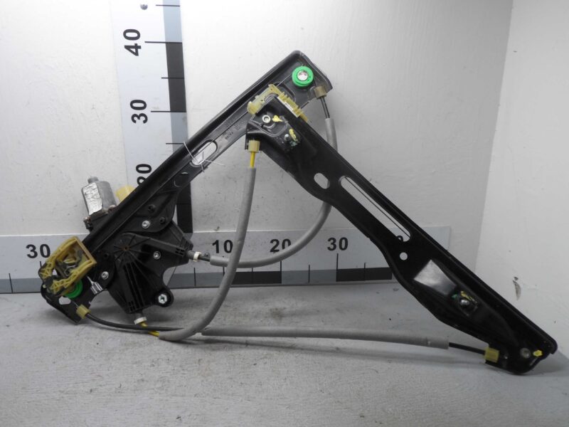 Изображение товара 78185 - 00078185 steklopodemnik perednij pravyj Chevrolet Aveo