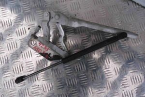 Изображение товара 78648 - 00078648 petlya kapota pravaya 3