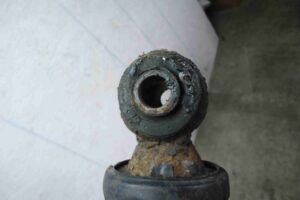 Изображение товара 78692 - 00078692 amortizator zadnij pravyj Toyota Venza 2