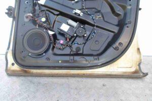 Изображение товара 79069 - 00079069 dver perednyaya pravaya Toyota Corolla Matrix 2