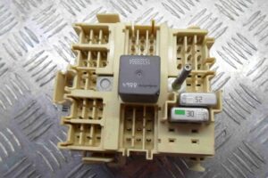 Изображение товара 79219 - 00079219 blok predokhranitelej Toyota Venza 3