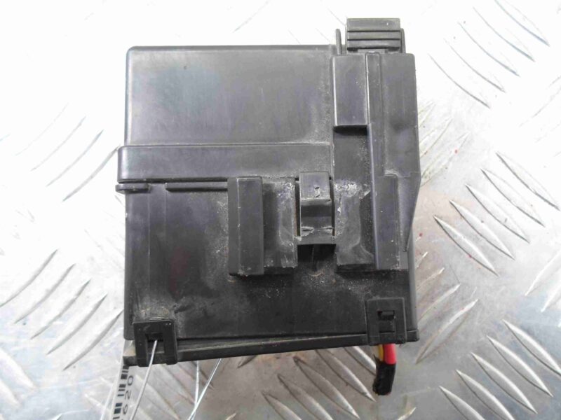 Изображение товара 79620 - 00079620 blok predokhranitelej Toyota Hiace