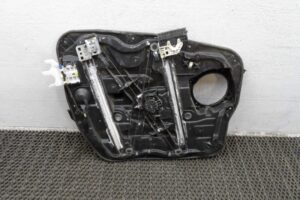 Изображение товара 80166 - 00080166 steklopodemnik perednij pravyj Pontiac TransSport 1