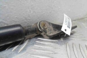 Изображение товара 80801 - 00080801 amortizator kryshki bagazhnika Pontiac TransSport 3