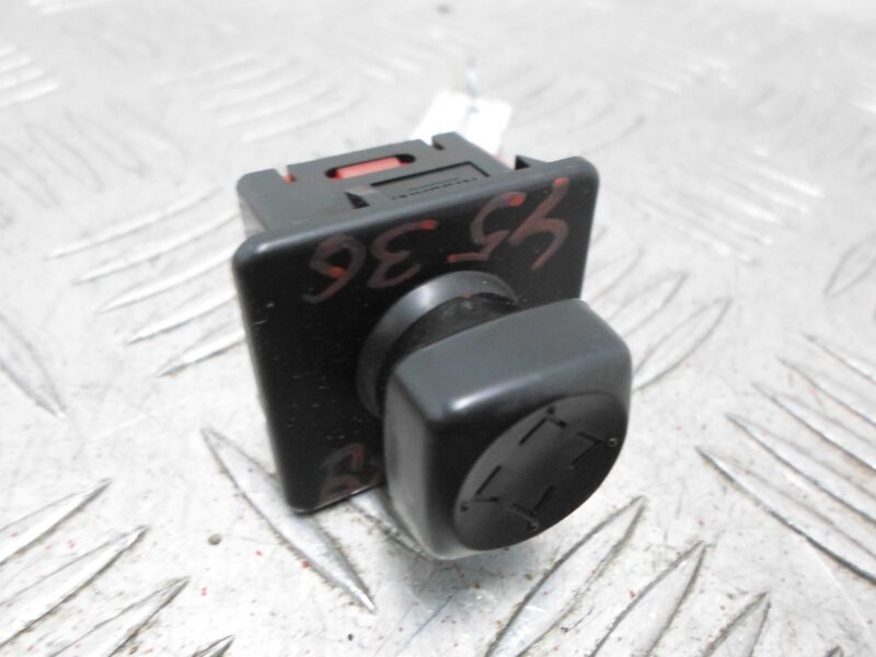 Изображение товара 81053 - 00081053 dzhojstik regulirovki zerkal Toyota Hiace