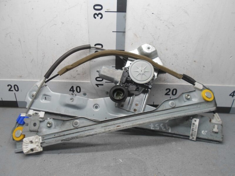 Изображение товара 81365 - 00081365 steklopodemnik perednij pravyj 4