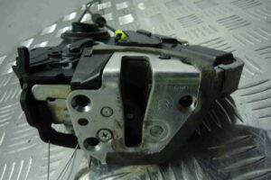 Изображение товара 81390 - 00081390 zamok dveri Chevrolet Silverado 2