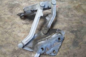 Изображение товара 81629 - 00081629 petlya kapota levaya Toyota Corolla Matrix 1
