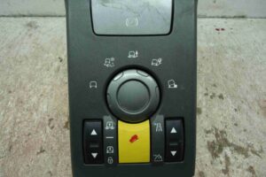 Изображение товара 82145 - 00082145 panel tsentralnoj konsoli Audi Q5 2