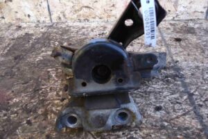 Изображение товара 82501 - 00082501 podushka krepleniya kpp Rover 400 1
