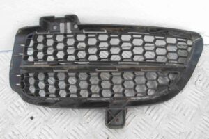 Изображение товара 83226 - 00083226 zaglushka (reshetka) v bamper Toyota Corolla Matrix 1