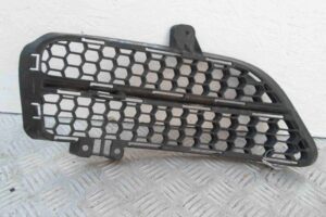 Изображение товара 83226 - 00083226 zaglushka (reshetka) v bamper Toyota Corolla Matrix 2
