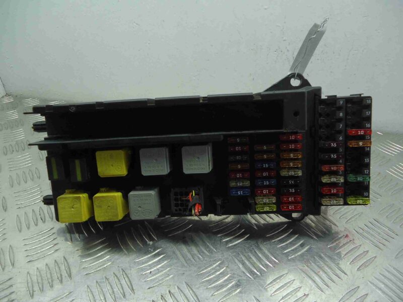 Изображение товара 84133 - 00084133 blok predokhranitelej Fiat Brava