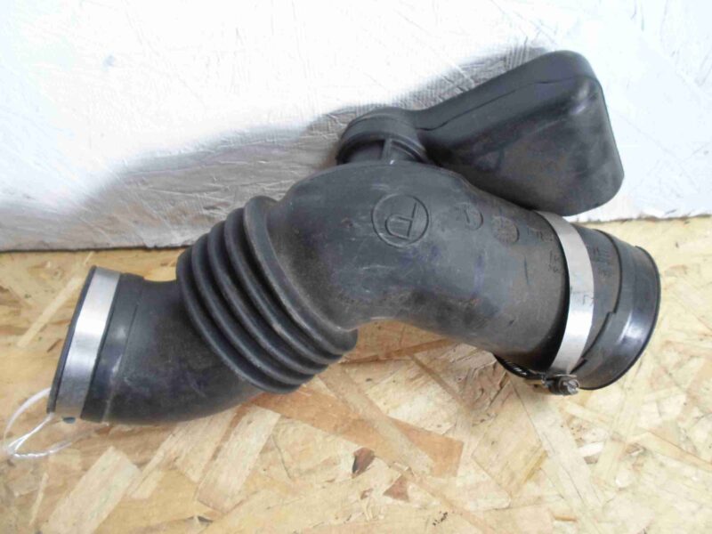 Изображение товара 85139 - 00085139 patrubok vozdushnogo filtra Peugeot 306