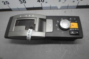 Изображение товара 85214 - 00085214 panel tsentralnoj konsoli Audi Q5 1