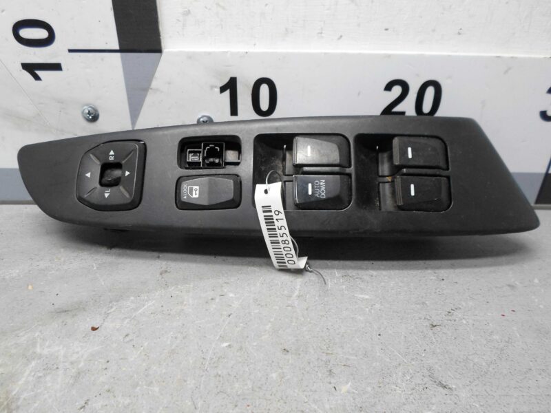 Изображение товара 85519 - 00085519 knopka steklopodemnika Mercedes CLA