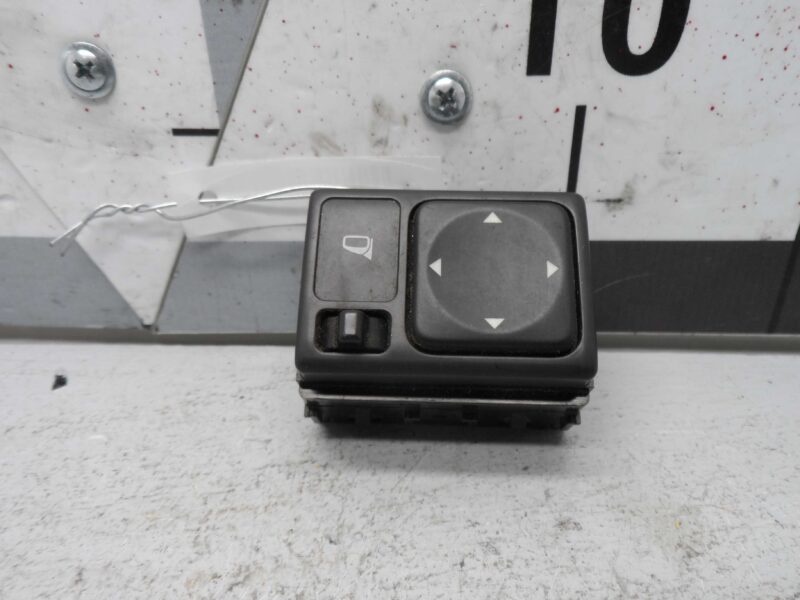 Изображение товара 85858 - 00085858 knopka salona LDV Convoy
