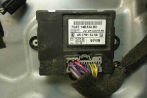 Изображение товара 86557 - 00086557 steklopodemnik zadnij levyj Volvo 440 1