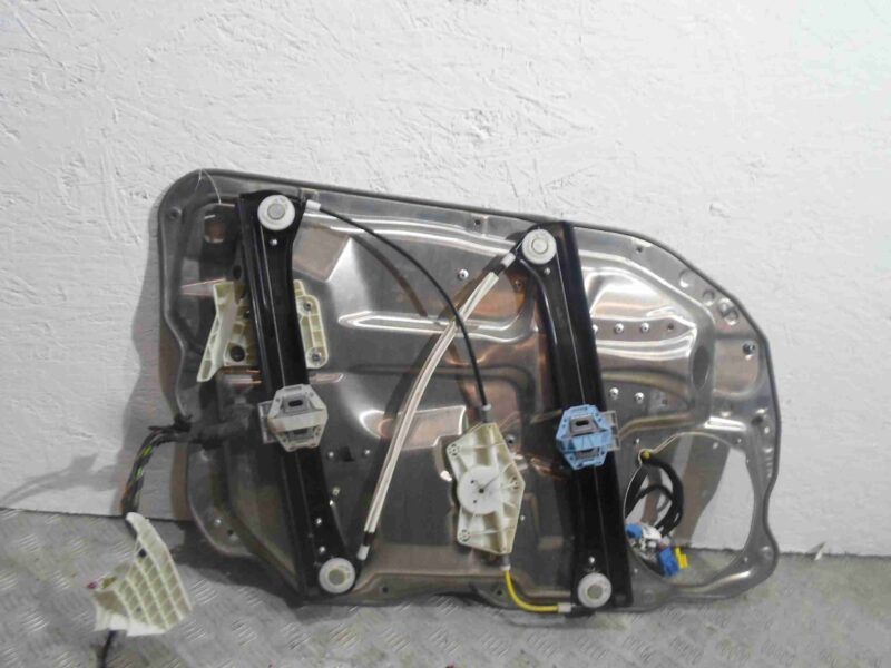 Изображение товара 86625 - 00086625 steklopodemnik perednij pravyj Ford Scorpio