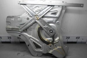 Изображение товара 87079 - 00087079 steklopodemnik perednij pravyj Mercedes CLA 3