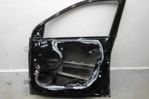 Изображение товара 87599 - 00087599 dver perednyaya pravaya Mercedes CLA 3