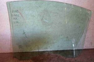 Изображение товара 88302 - 00088302 steklo dveri zadnej pravoj Volvo 440 3