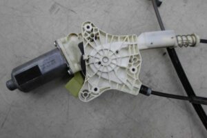 Изображение товара 88331 - 00088331 steklopodemnik perednij pravyj Honda Fit 2