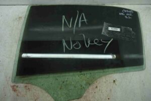 Изображение товара 88423 - 00088423 steklo dveri zadnej levoj Ford Explorer 1