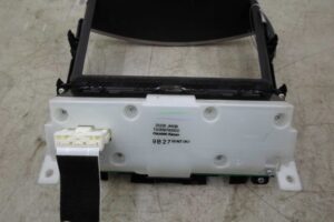 Изображение товара 88587 - 00088587 panel upravleniya magnitoloj Toyota Hiace 3