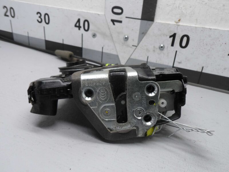 Изображение товара 88736 - 00088736 zamok dveri perednej levoj Subaru Legacy