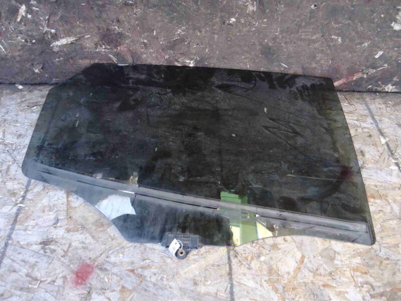 Изображение товара 89266 - 00089266 steklo dveri zadnej levoj Mercedes CLA