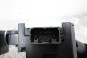 Изображение товара 90432 - 00090432 pereklyuchatel podrulevoj (strekoza) Toyota Hiace 1