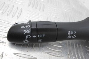 Изображение товара 90432 - 00090432 pereklyuchatel podrulevoj (strekoza) Toyota Hiace 3