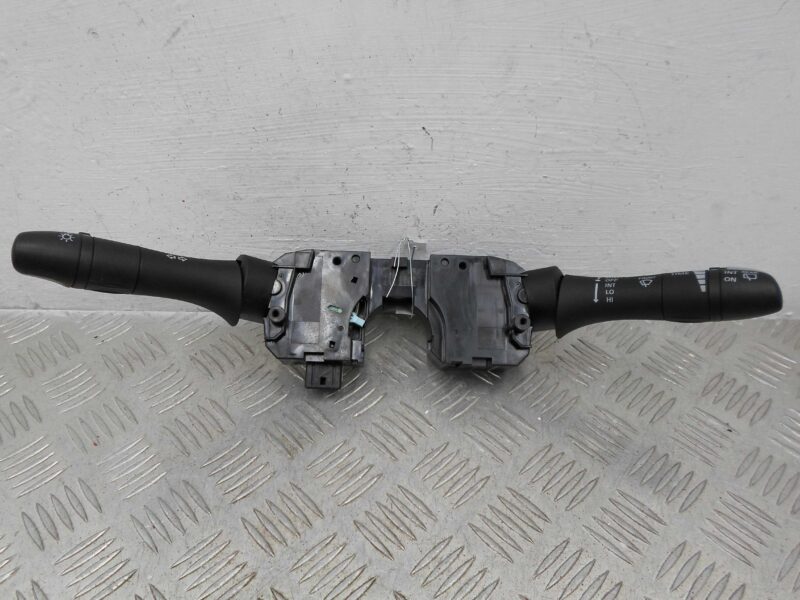 Изображение товара 90432 - 00090432 pereklyuchatel podrulevoj (strekoza) Toyota Hiace