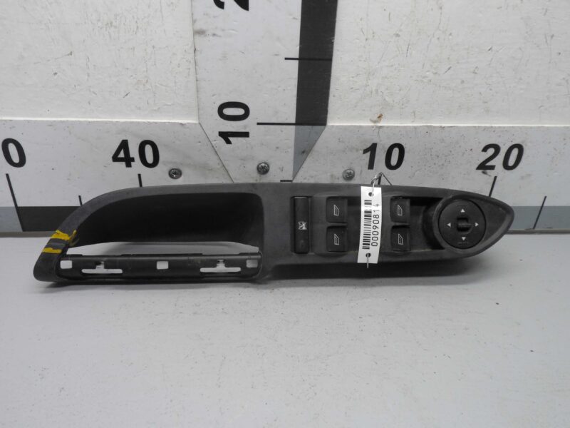 Изображение товара 90814 - 00090814 knopka steklopodemnika 3