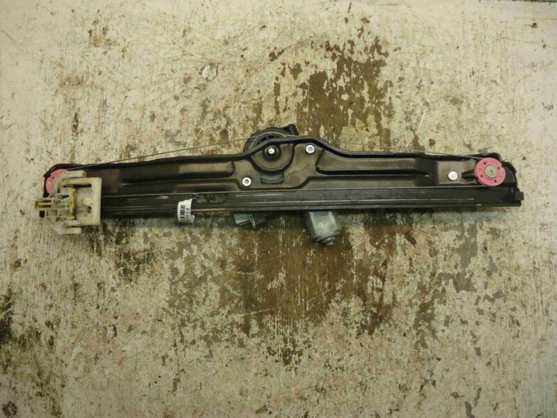 Изображение товара 90988 - 00090988 steklopodemnik perednij levyj