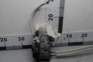 Изображение товара 91558 - 00091558 zamok dveri perednej pravoj Alfa Romeo 146 3