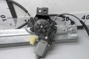 Изображение товара 92054 - 00092054 steklopodemnik perednij levyj 3