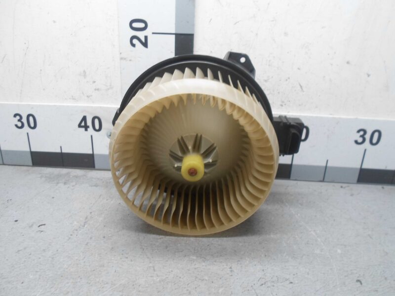 Изображение товара 92334 - 00092334 ventilyator otopitelya (motorchik pechki)
